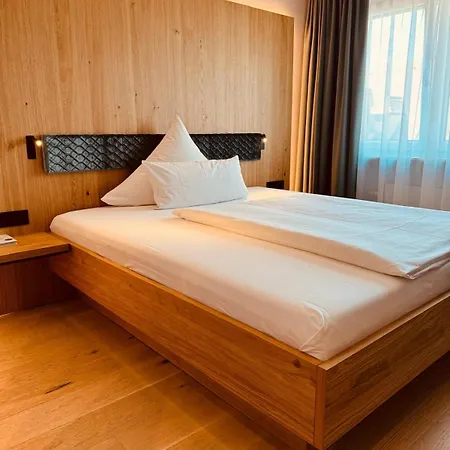 Krone Hotel 2*